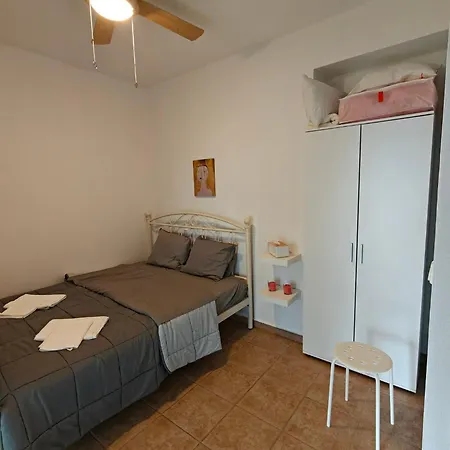 Eveline House Larissa